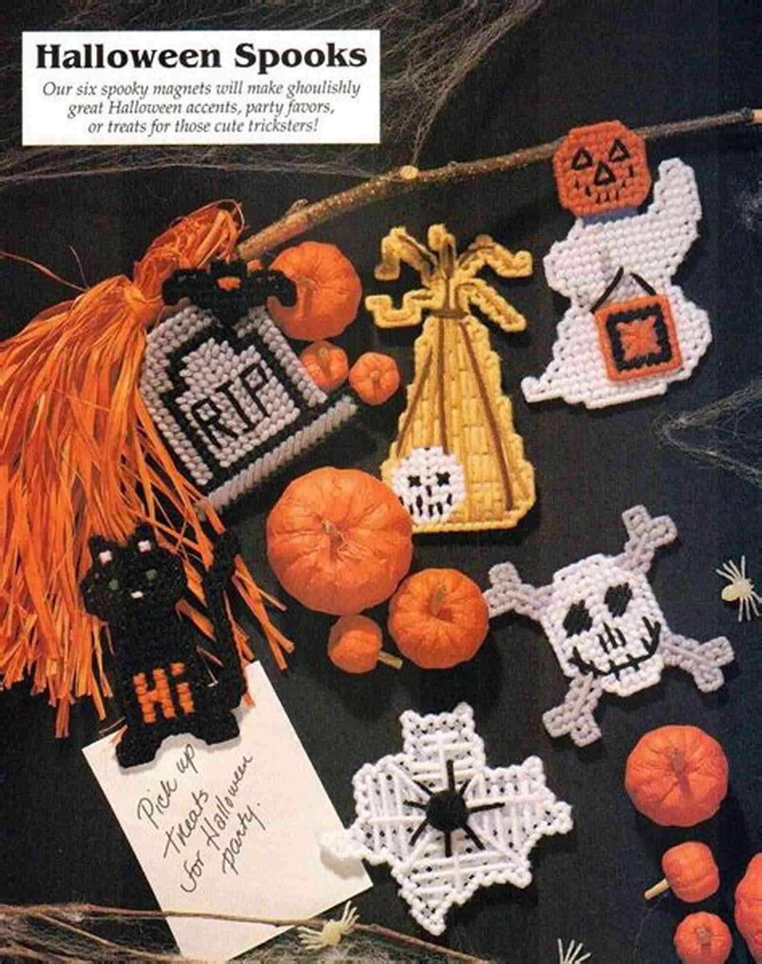 A Spooky Bat Halloween Plastic Canvas Pattern Going Batty Keepsake Box : Halloween Plastic Canvas Pattern