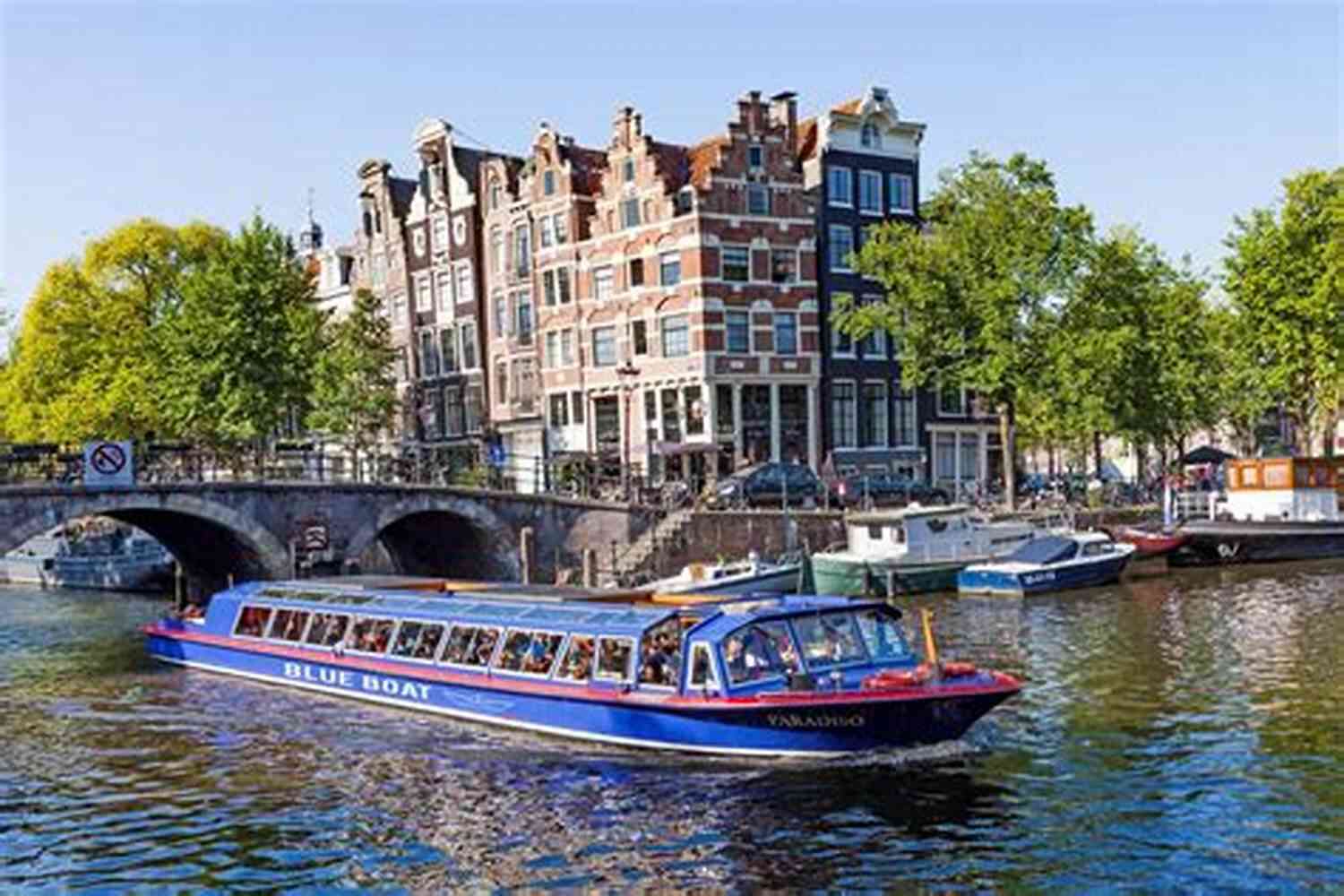 Canal Cruise In Amsterdam Fun Things To Do In Amsterdam