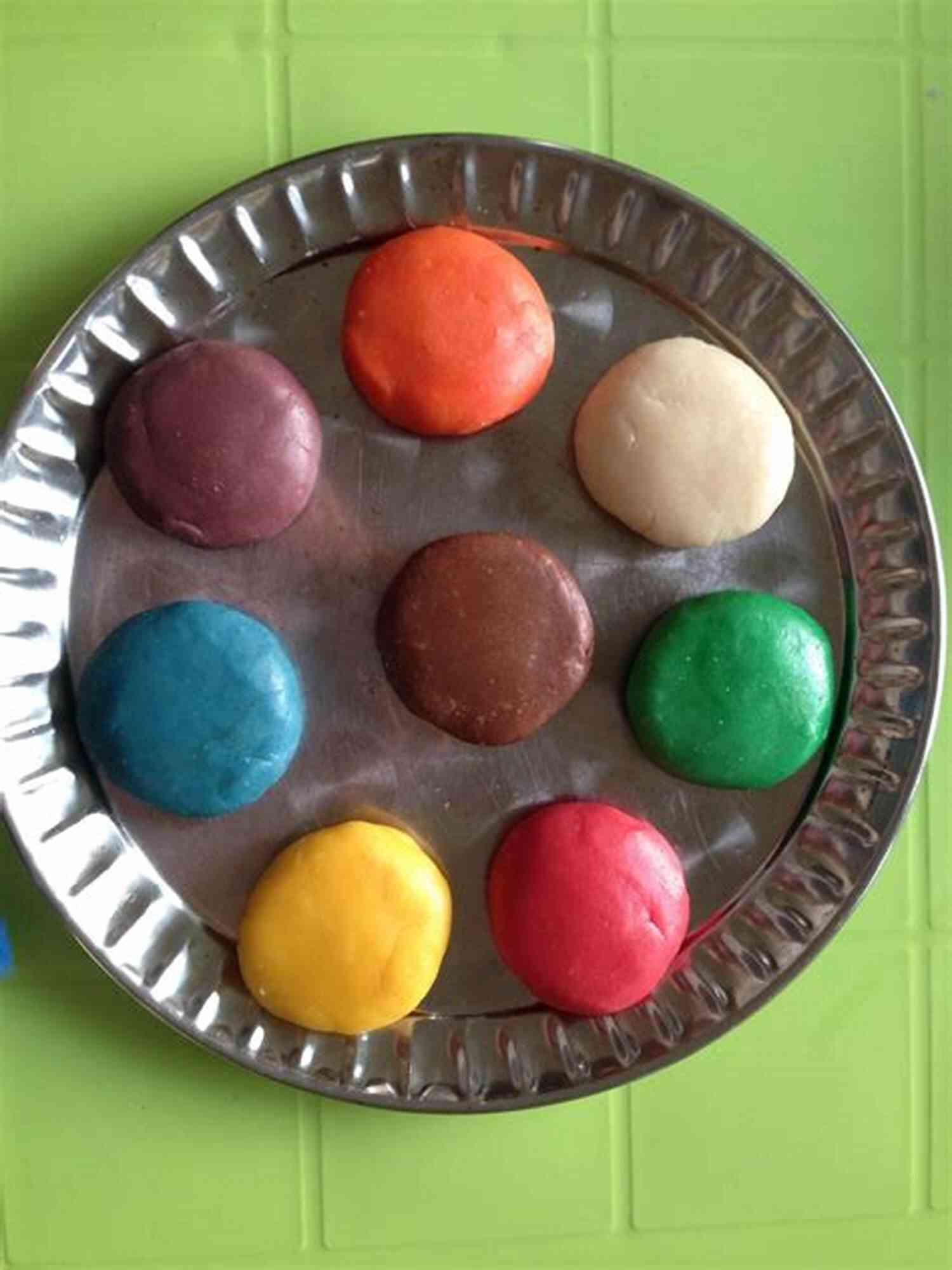 Classic Flour And Salt Playdough Recipe How To Make Play Dough : Quick N Easy Playdough Recipes