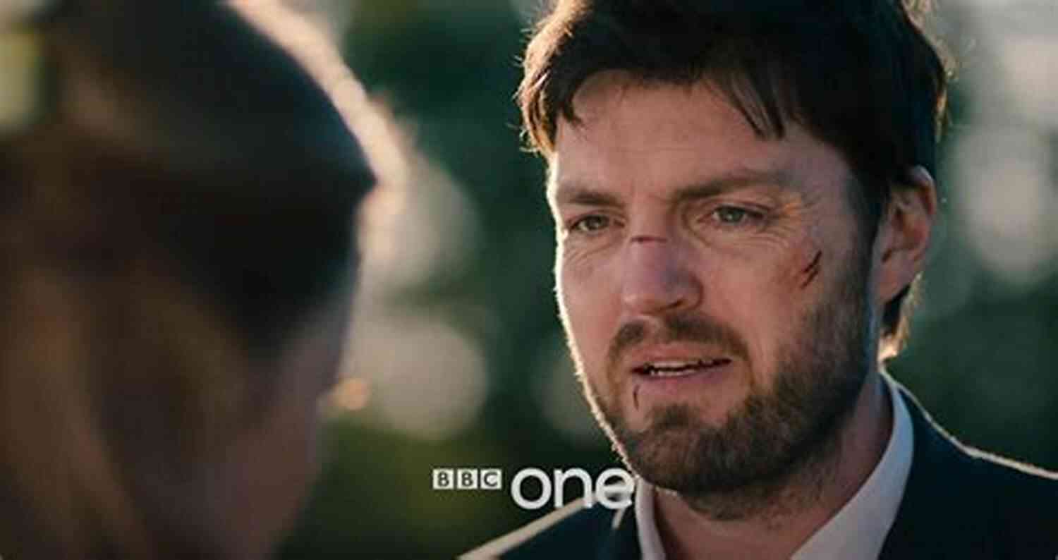 Cormoran Strike Walking Through The Streets Of London During An Investigation The Ink Black Heart (A Cormoran Strike Novel 6)