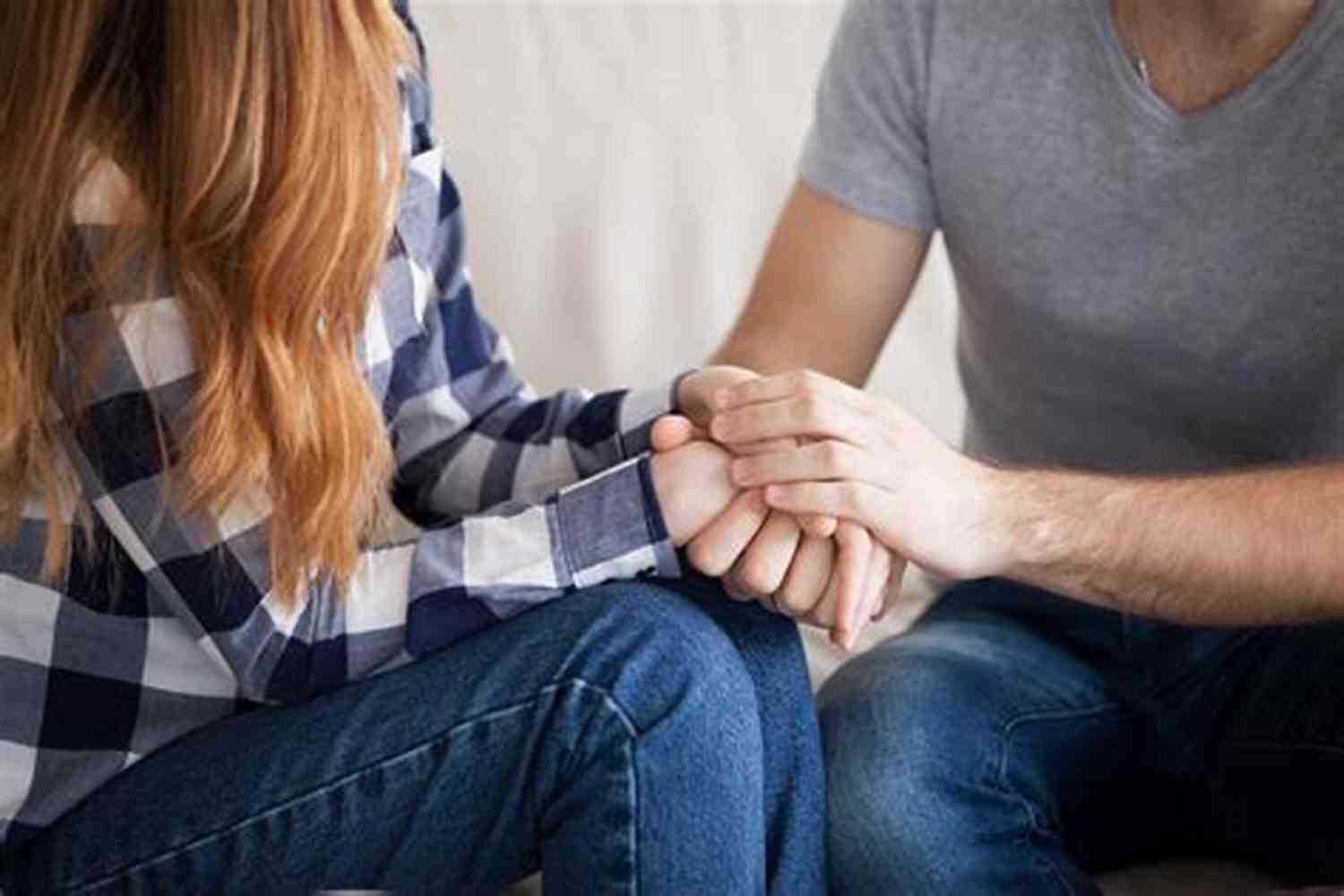 Couple Actively Resolving Issues Keeping Your Connection: 3 Essential Relationship Skills
