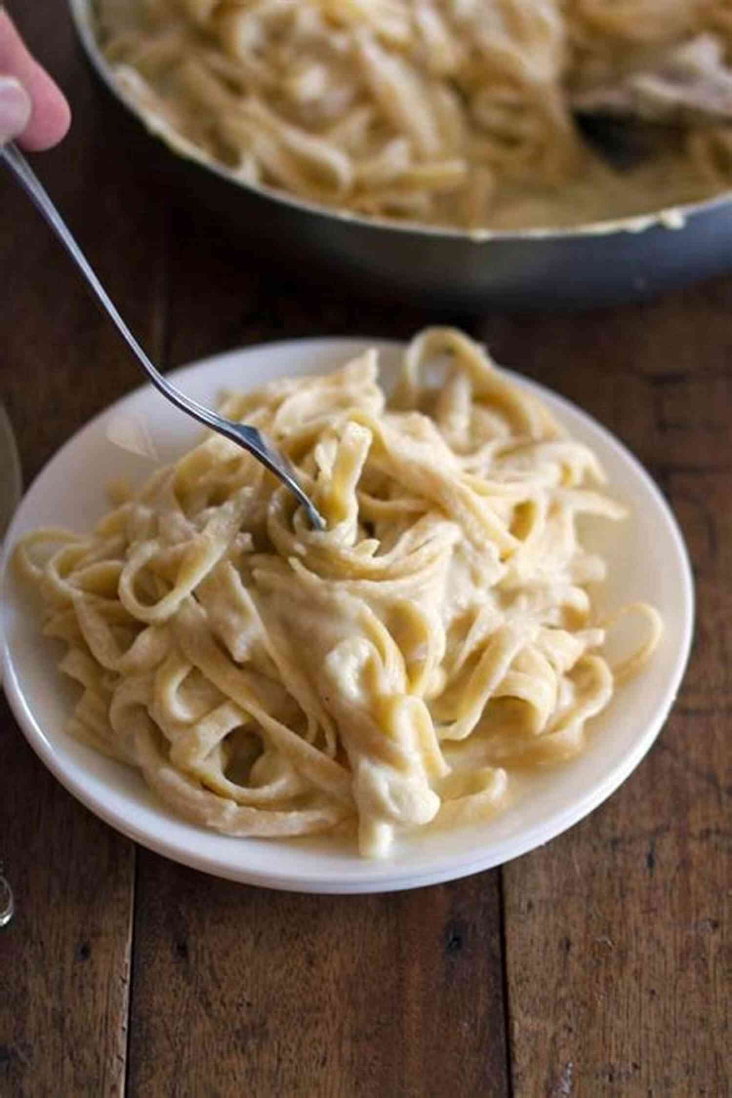 Fettucini Alfredo On A Plate Dinner A Movie Eat Pray Love Healthy Fettucini Alfredo (The Basic Art Of Dinner A Movie 1)