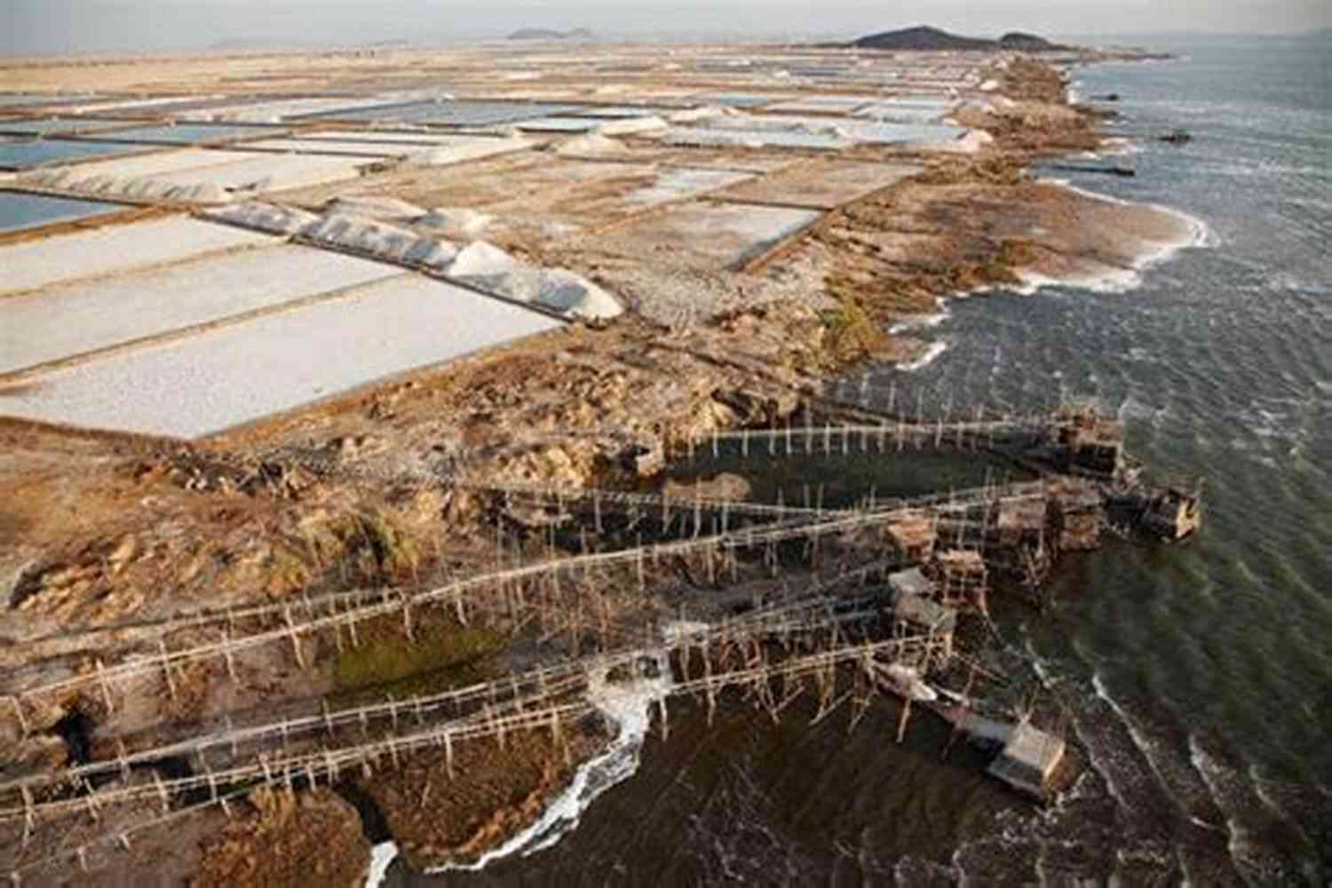 James Russell: Diving Into The Secrets Of Saltwater Mining Mine (The Saltwater Series) James Russell