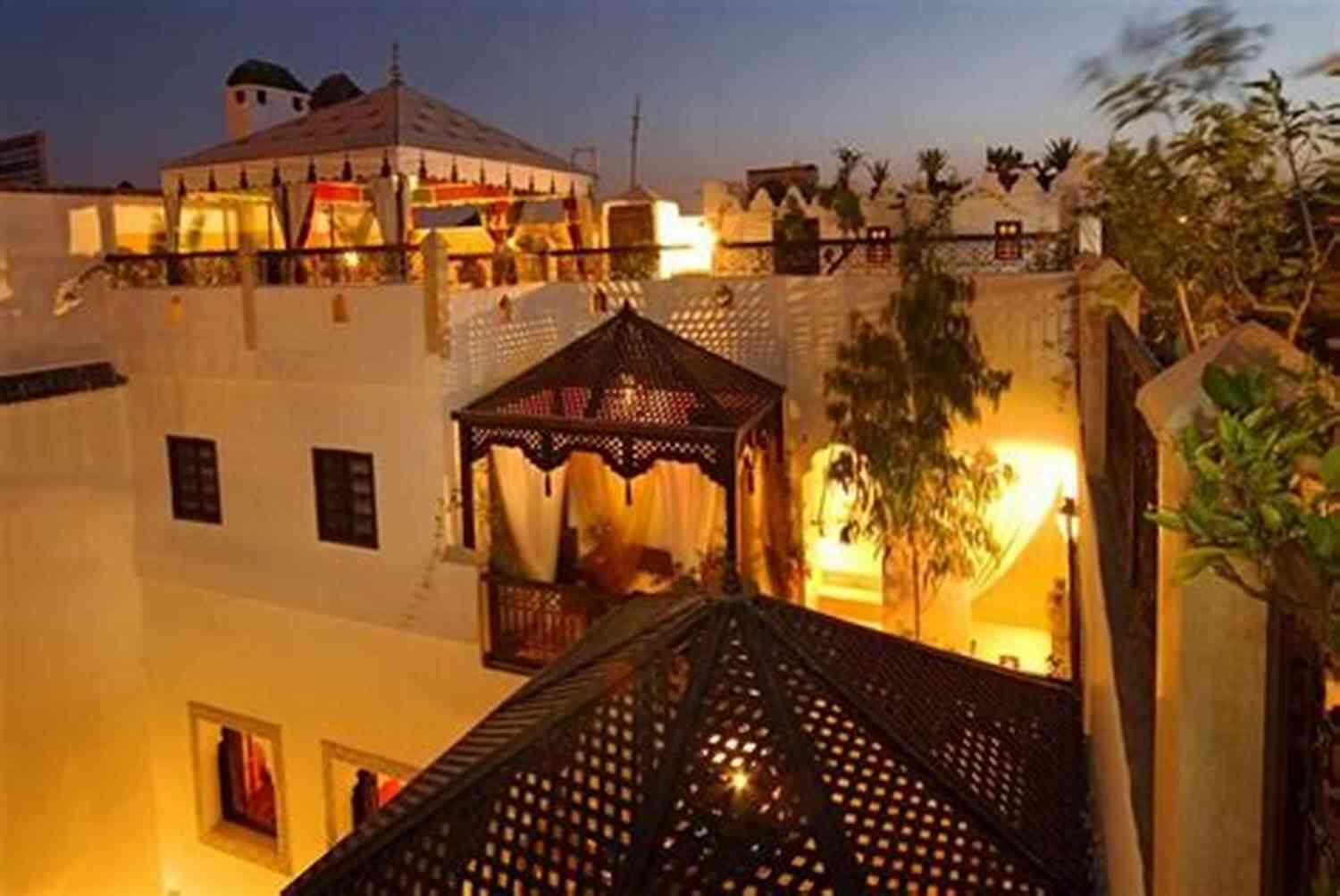 Marrakech Souks Riad Dubois: The Complete Romance